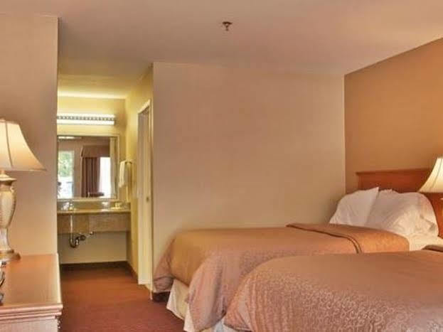 Burbank Inn And Suites Zewnętrze zdjęcie