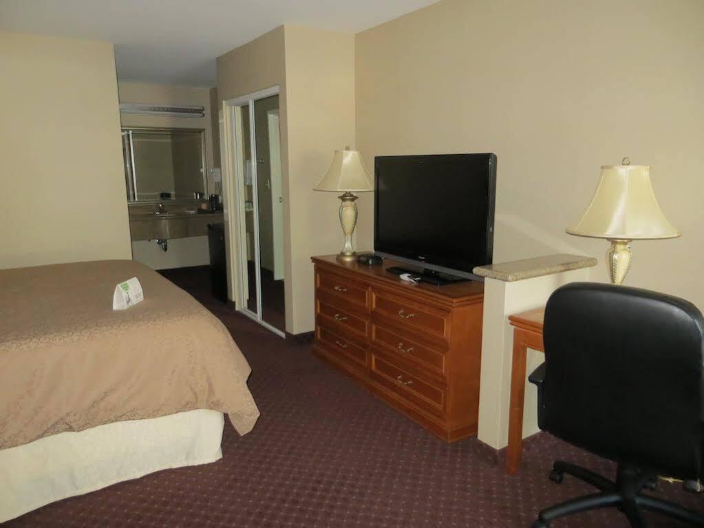 Burbank Inn And Suites Zewnętrze zdjęcie